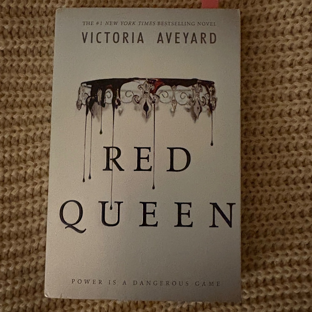 Red Queen by Victoria Aveyard